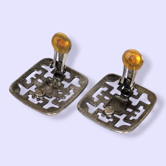 V. Square Brutalist Cut Out Earrings - Picture 4 of 5